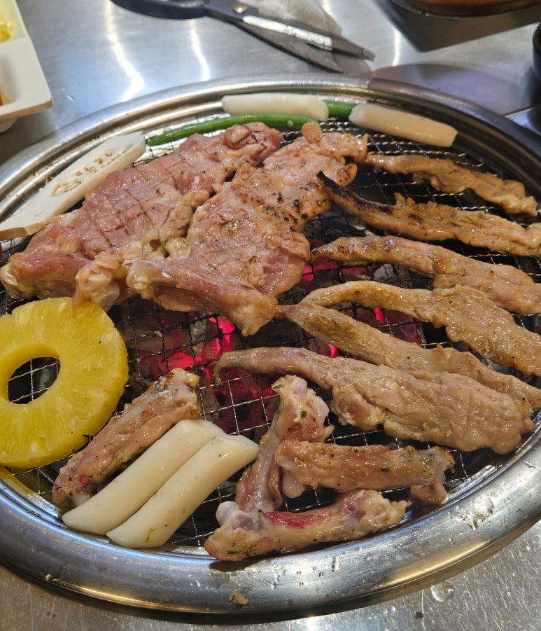 반가숯불닭갈비 홍대본점 사진 3