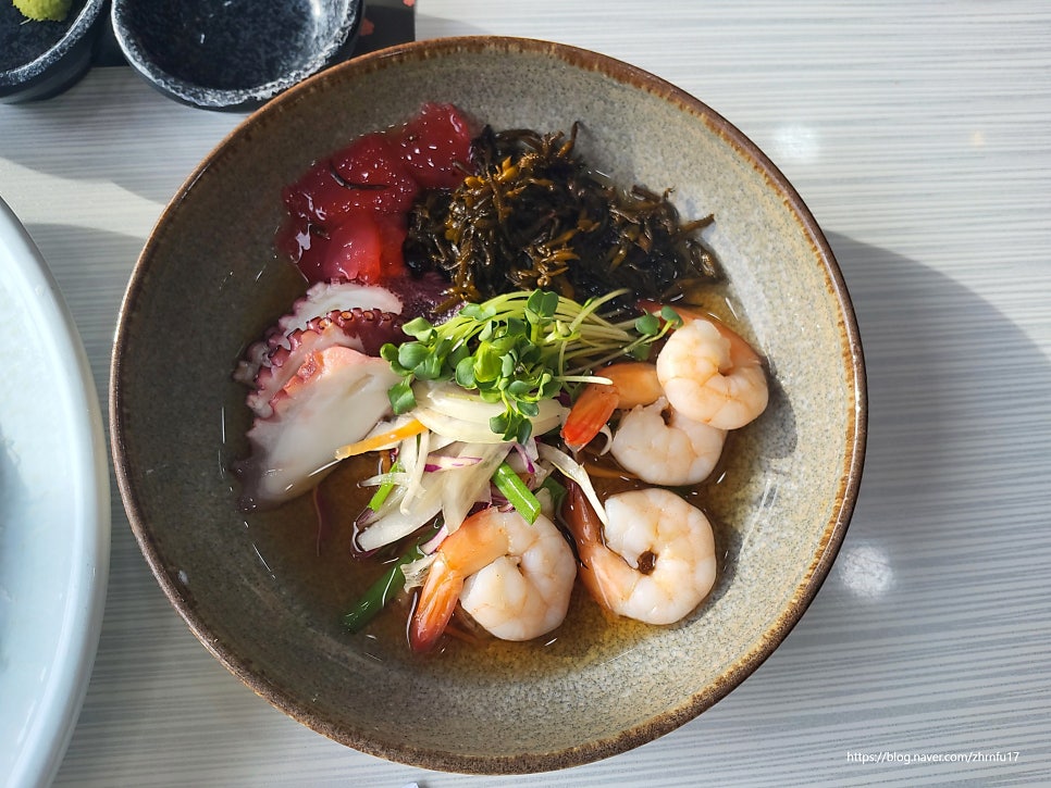 제주 중문 맛집 엉덩물횟집 B코스: 갈치회부터 지리탕까지 완벽 코스 — 사진 5