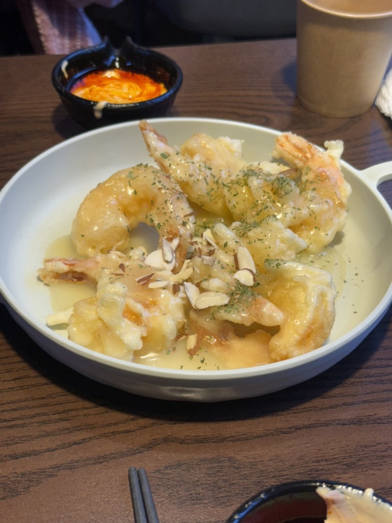 샹츠마라 구의 직영점 사진