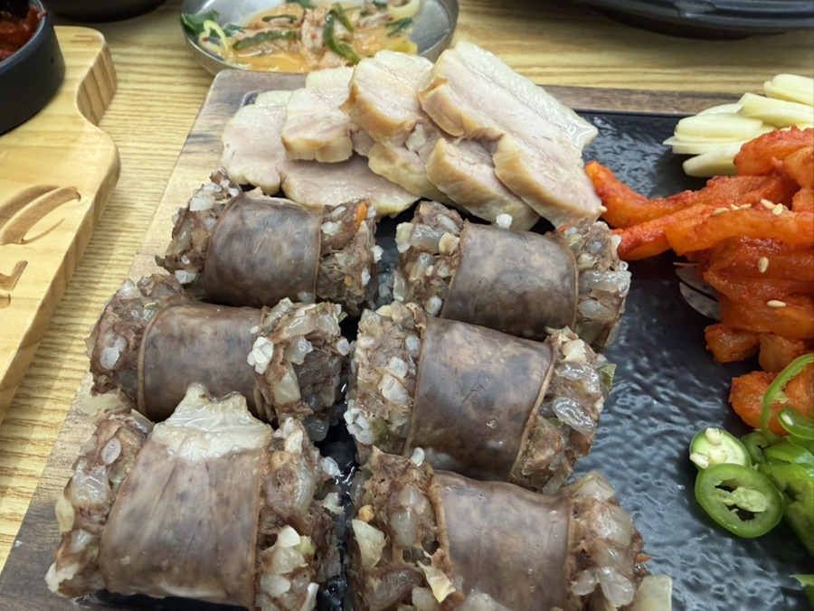 기울어진뚝배기 수원영통점 사진 8