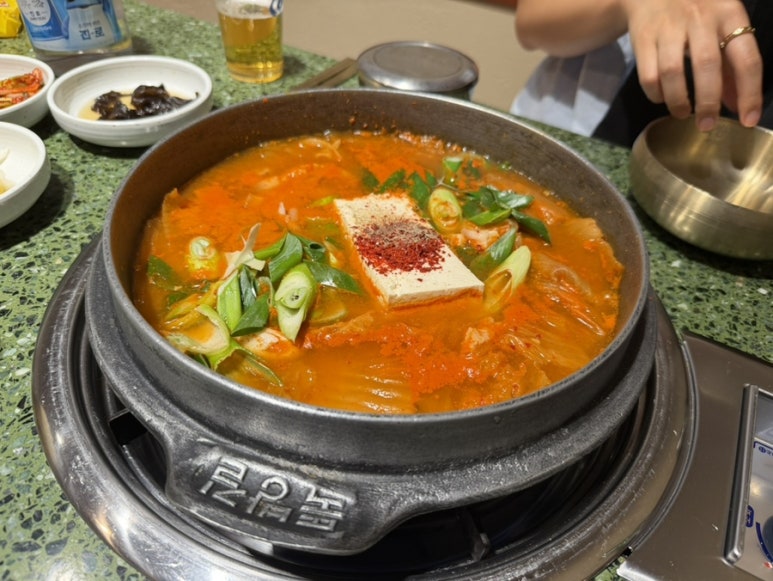 뚝방길 생김치치기 서울직영점 사진 3