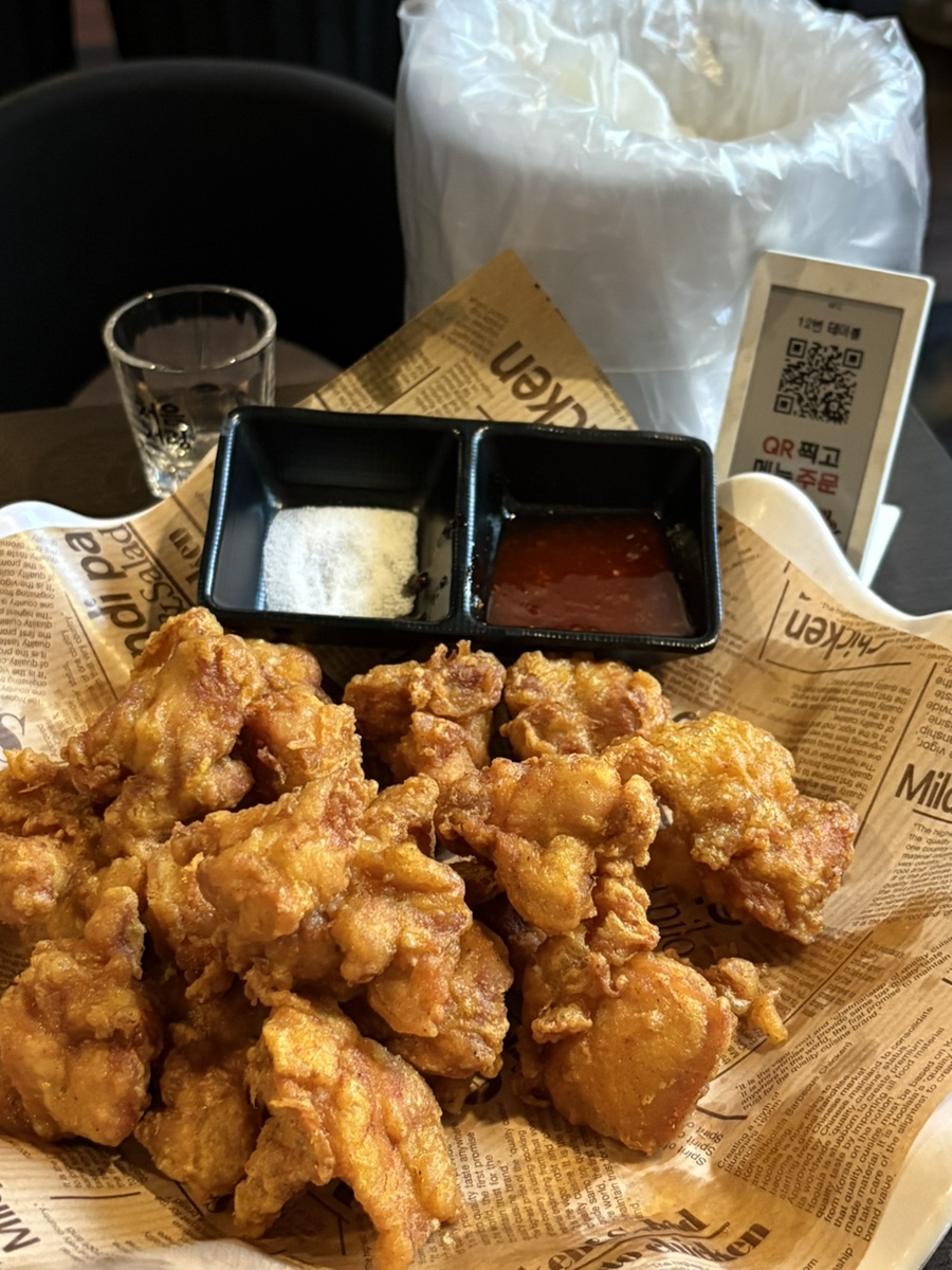 훌랄라참숯불치킨 사당역점 사진 4