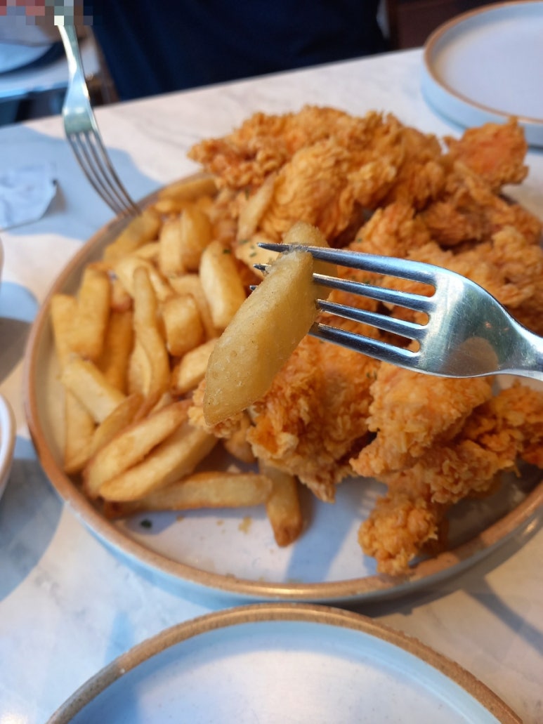깐부치킨 철산헤리티지점 사진 4
