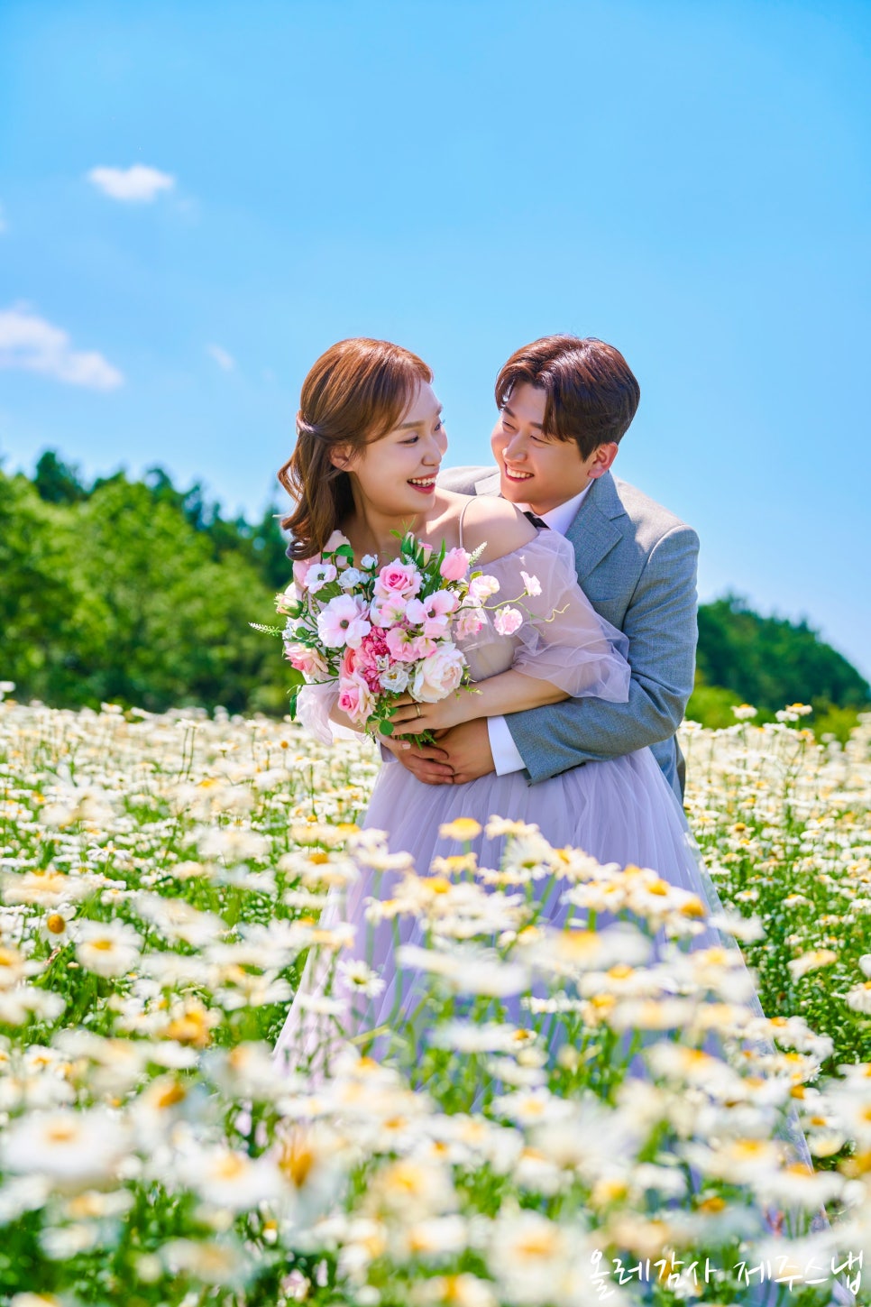 제주 웨딩스냅 5월 데이지 숲길 해변 화보 촬영 가격 — 사진 4