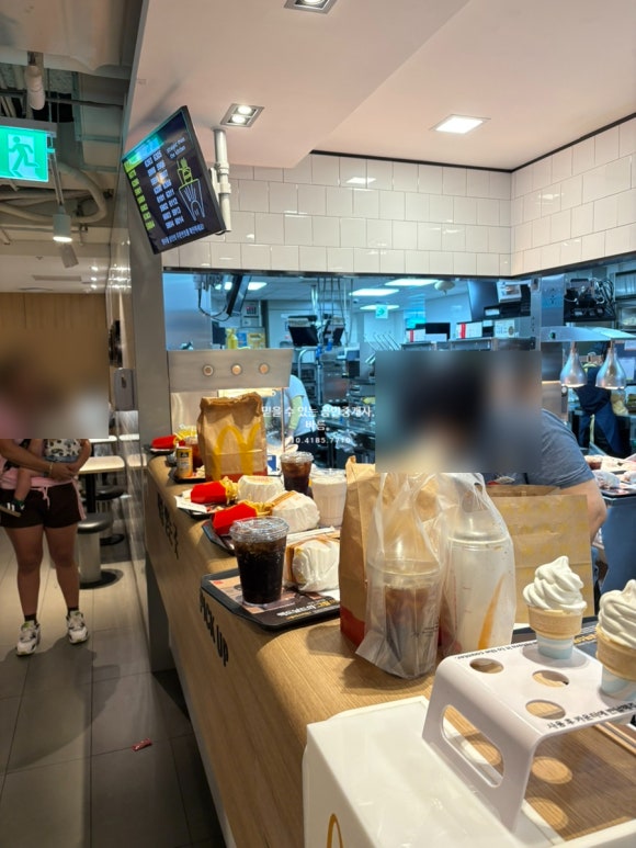 맥도날드 코엑스점 사진 8