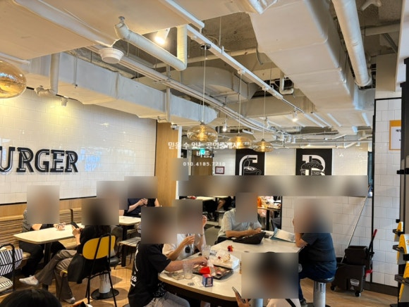 맥도날드 코엑스점 대표 사진