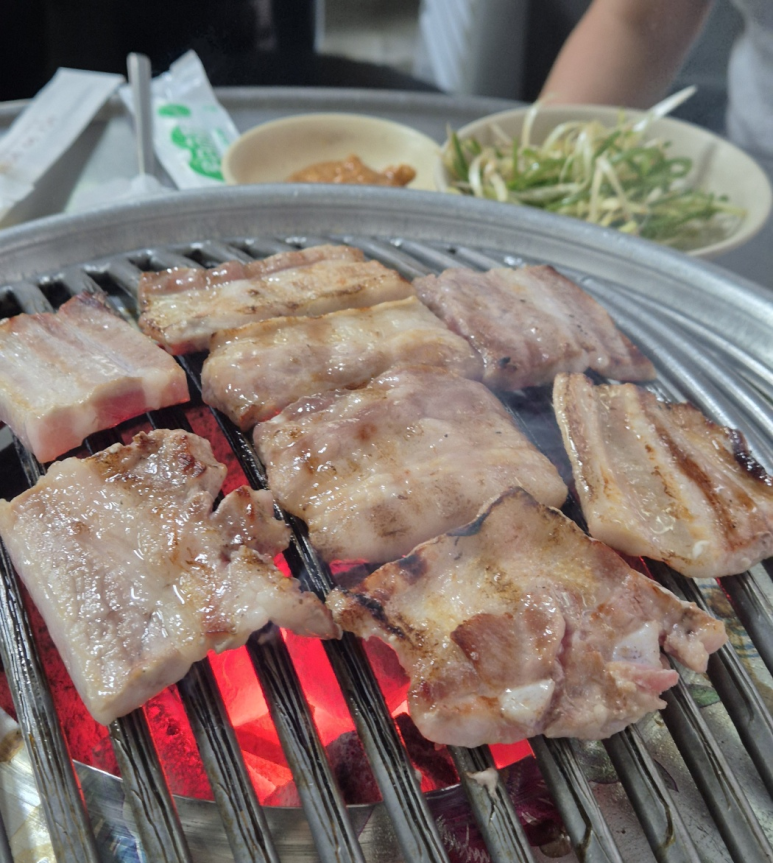 쏘스삼겹살전문점 사진 6