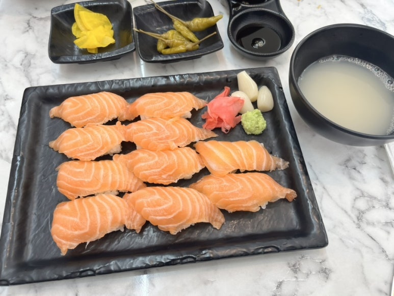 육회바른연어 잠실점 사진 3