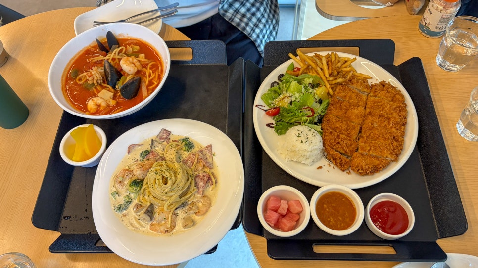 김포 애견운동장 댕그린: 천연 잔디와 동반 식당 완벽 조화 — 사진 15