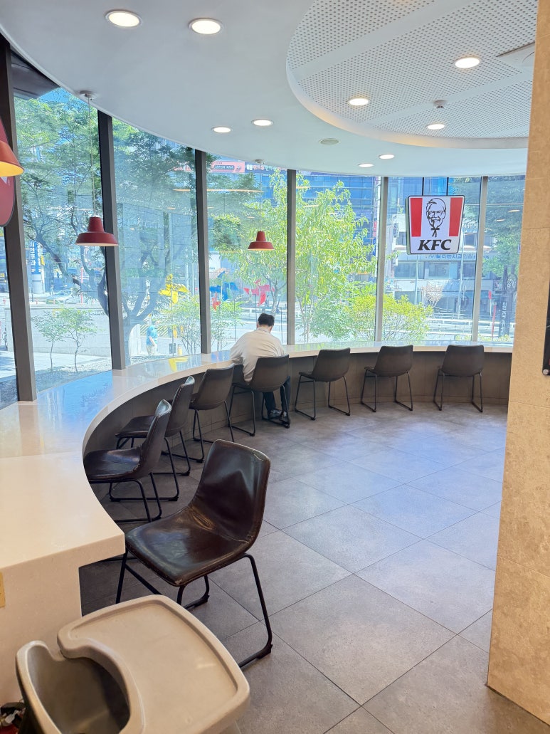 KFC 양재동점 사진 7