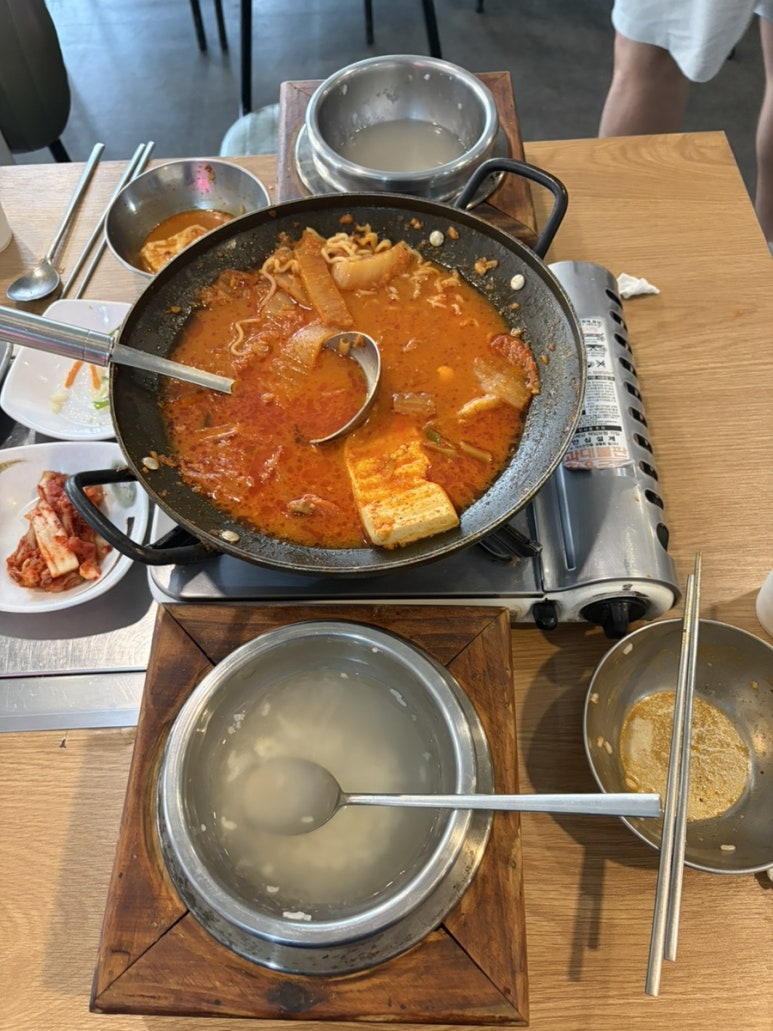 한국인의 솥밥 숯불한우 도야지 사진 5