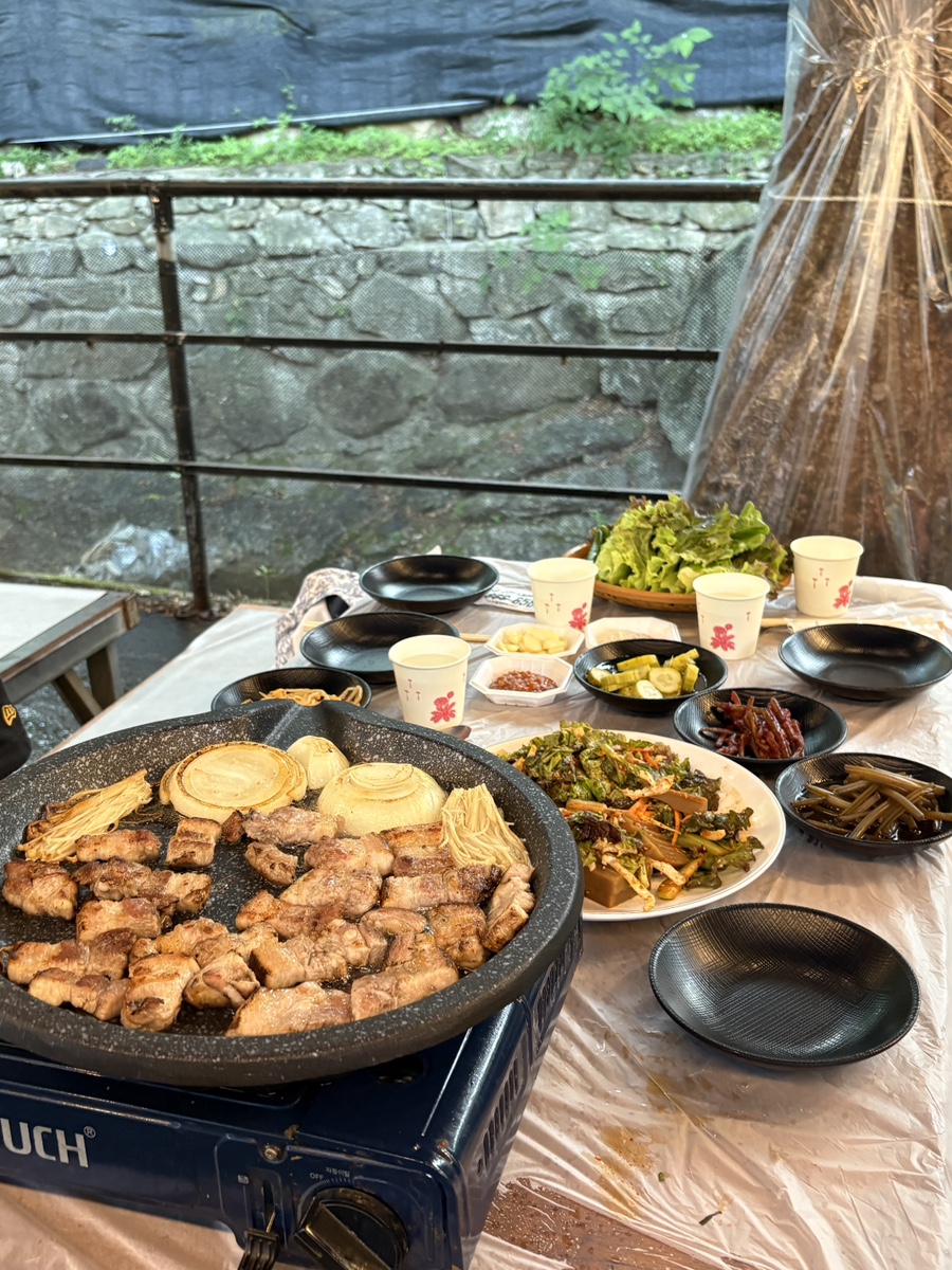 장흥 마당바위 애견 동반 계곡 식당, 시원한 물놀이와 맛있는 삼겹살 후기 — 사진 8