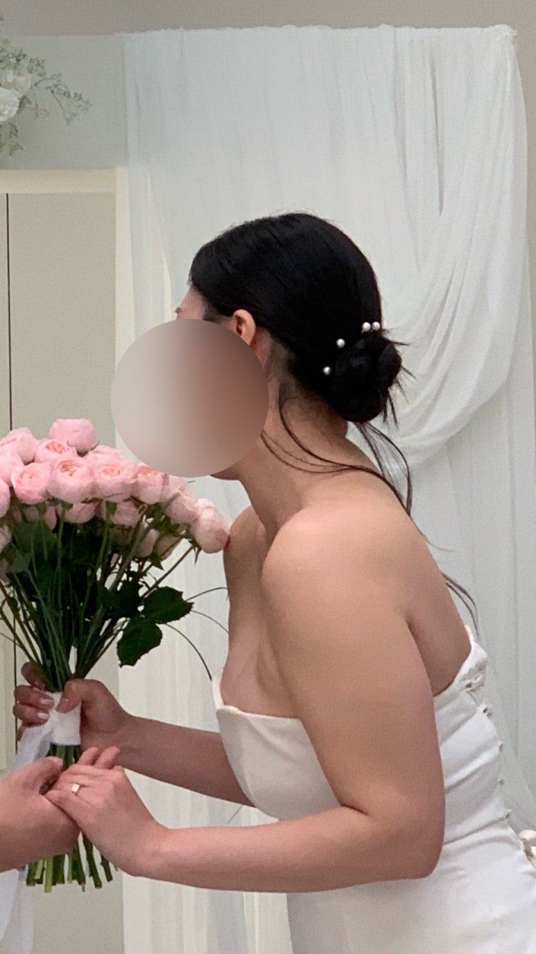 로우 가시번 옆모습, 번 주위에 진주 구슬을 꽂았어요