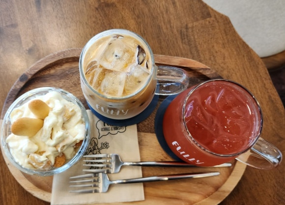 꽃길속에 숨어있는ㅡ풀리카페 구리꽃길점