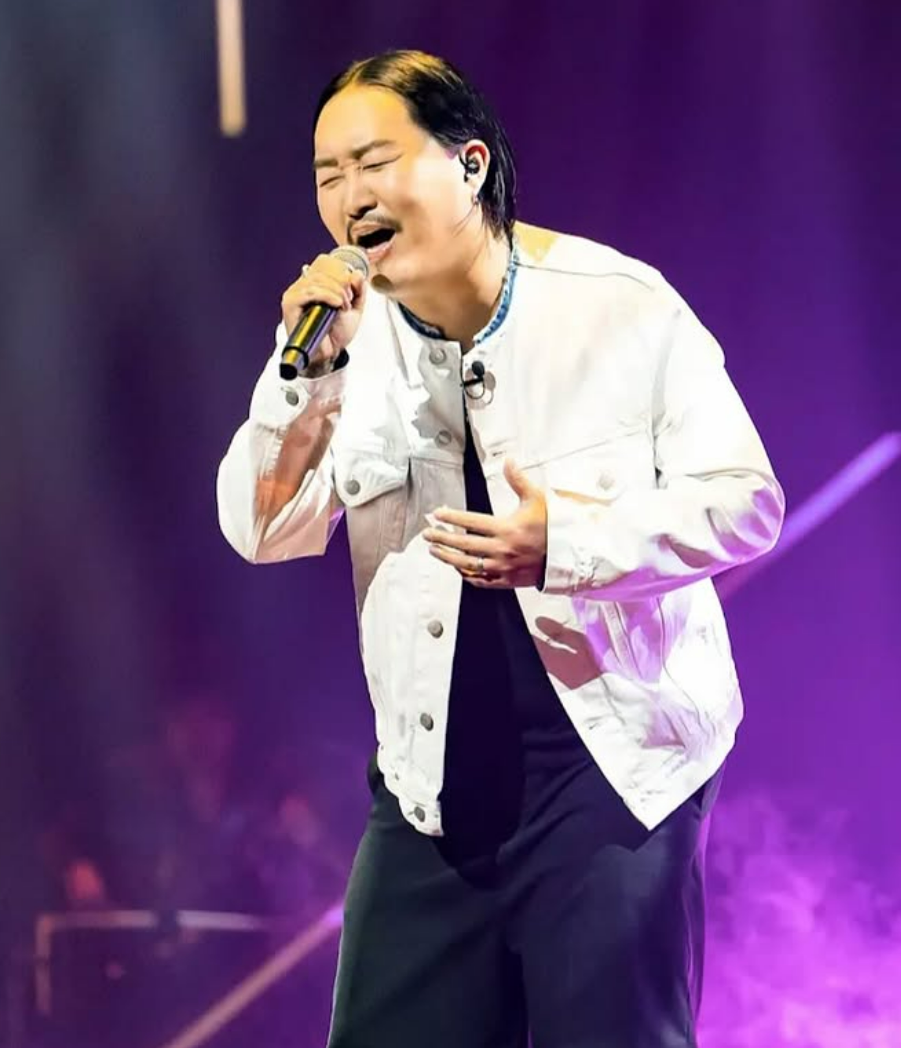 미모의 아내 때문에.. 중국 재벌이라는 소문까지 돌았던 연예인 왜 요즘 더 눈길이 가는 걸까 이미지 1