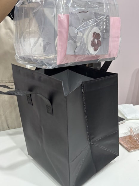 러브 모먼트 프로젝트 주문제작 케이크샵 사진 2