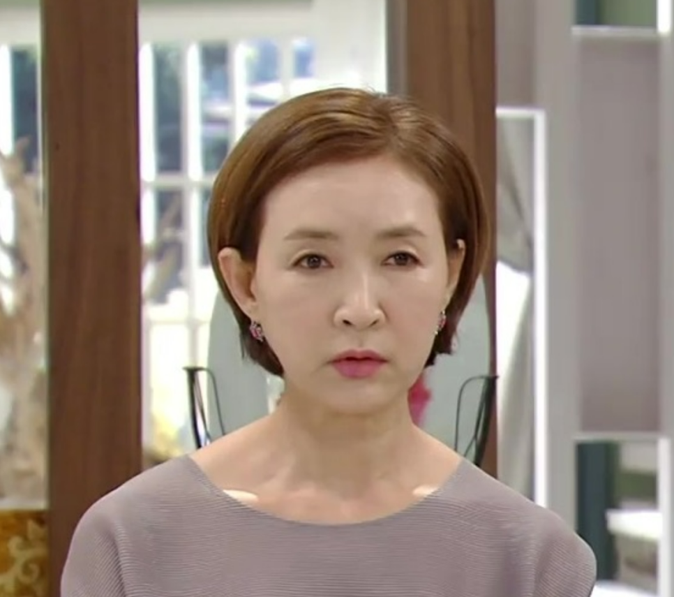시청률 72% 찍고 돌연 미국행.. 전성기 포기했던 여배우의 진짜 이유 기록 이후 시선이 달라졌다 이미지 6