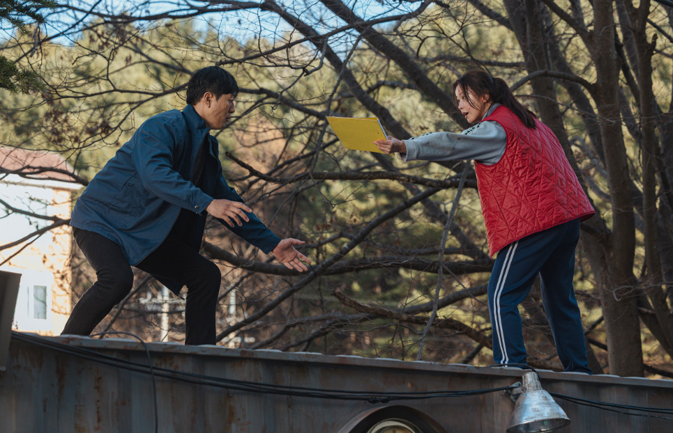 층간소음 추리영화 백수아파트 리뷰 줄거리 결말 넷플릭스 한국 신작 말 한마디에 반응 터졌다 이미지 2