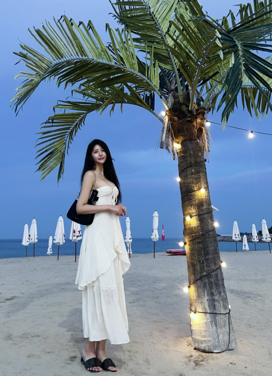 정휘영 워터밤 비키니 레전드 찍었다.. 치어리더 바캉스룩 살펴보니 최근 분위기가 확 바뀌었다 이미지 6
