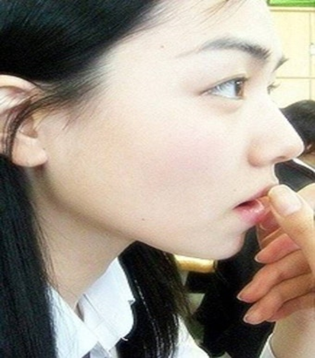 남편도 잘생겼는데 얼짱출신 아내가 더 눈길 간다 화제의 고수 부부 이 관계가 다시 회자되는 중이다 이미지 5