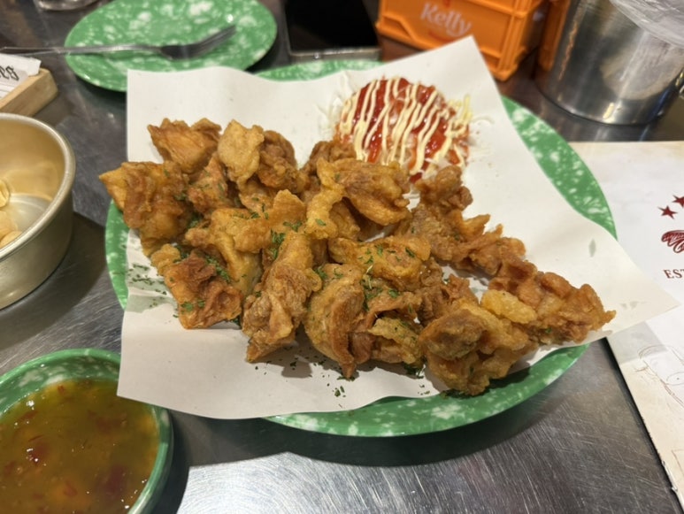 대왕통닭 명동점 사진 8