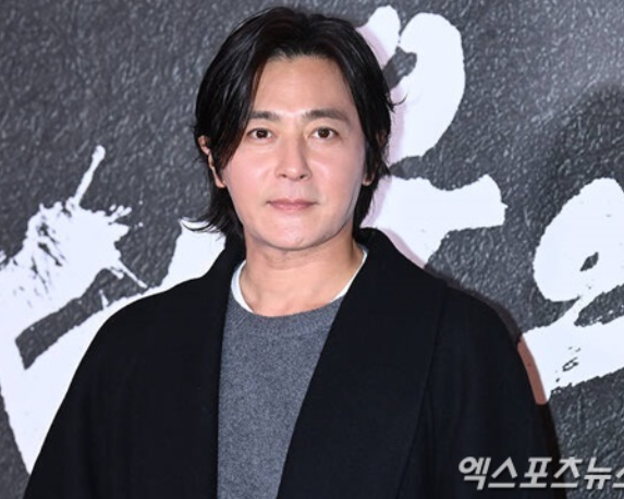 형 분명 이러지 않았잖아. 세월이 아쉬운 연예인 장동건 최근 분위기가 확 바뀌었다 이미지 5