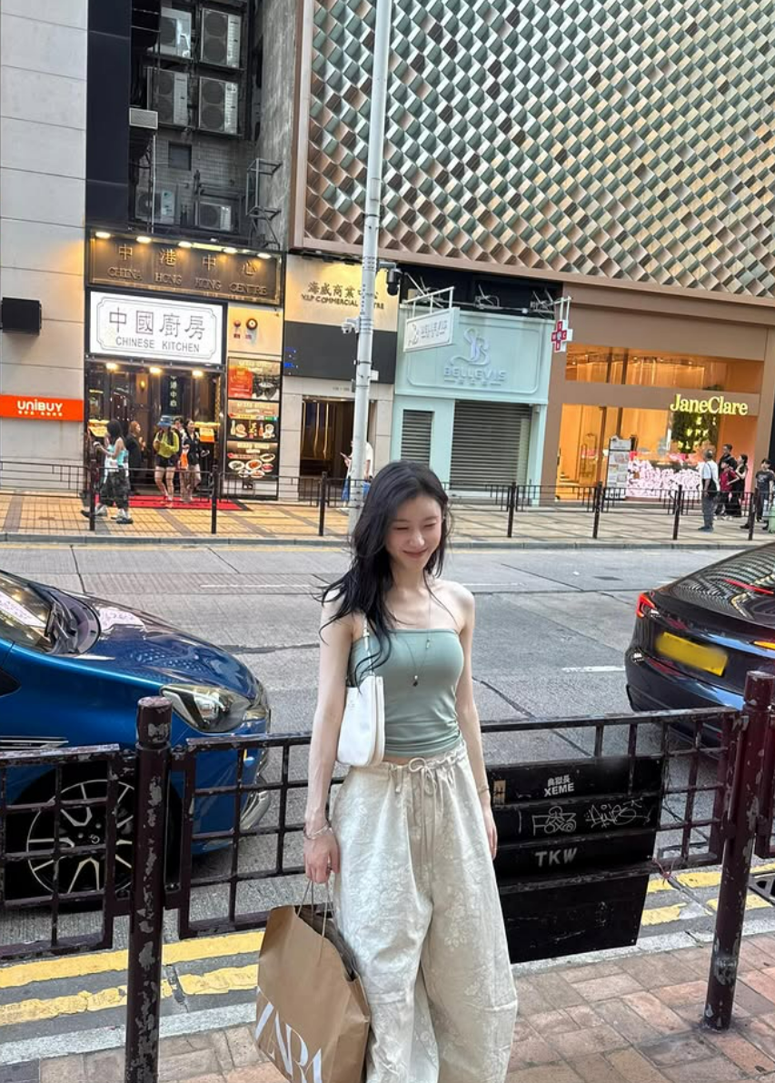 홍콩 가더니 난리났다 저장수 폭발한 있지 채령 여행룩 예전과 완전히 달라졌다 이미지 3
