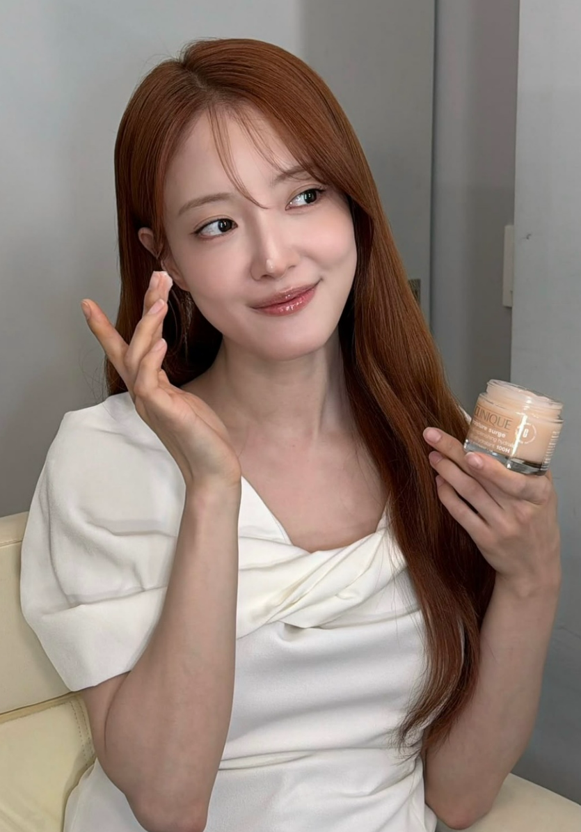 긴 머리가 더 예쁠 줄 알았는데 숏컷 후 리즈 찍었다는 여배우 요즘 들어 반응이 커지고 있다 이미지 1
