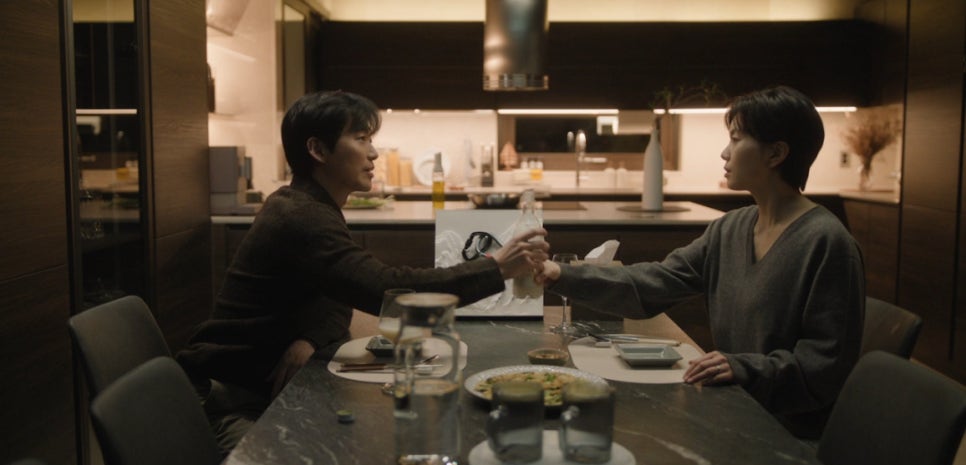 범인 대놓고 밝힌 남궁민 스릴러 드라마 결혼의 완성 리뷰 줄거리 OTT 인물관계도 둘 사이 분위기가 확 이미지 1