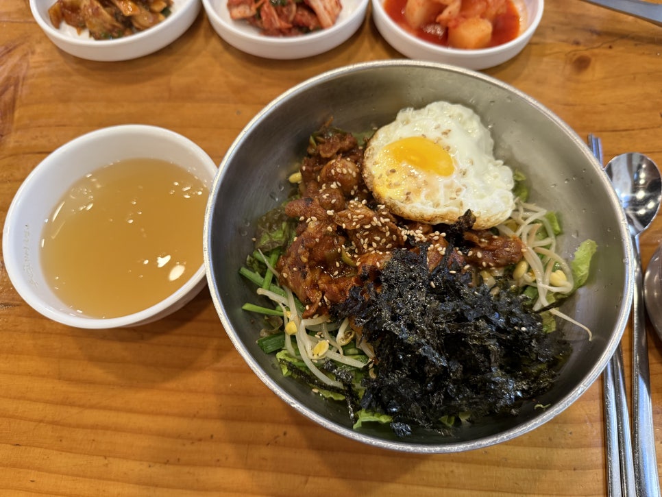 부산아지매국밥 문정테라타워점 사진 3