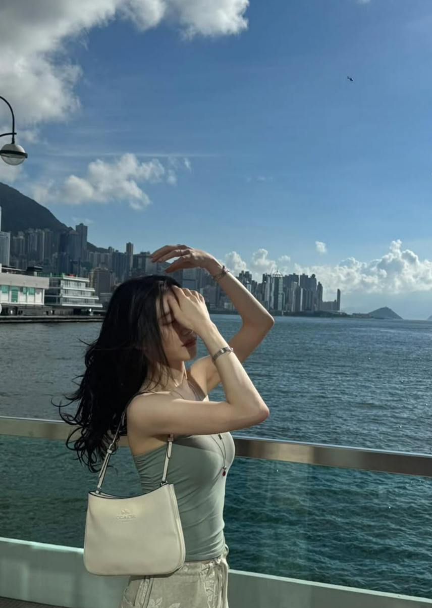 홍콩 가더니 난리났다 저장수 폭발한 있지 채령 여행룩 예전과 완전히 달라졌다 이미지 6
