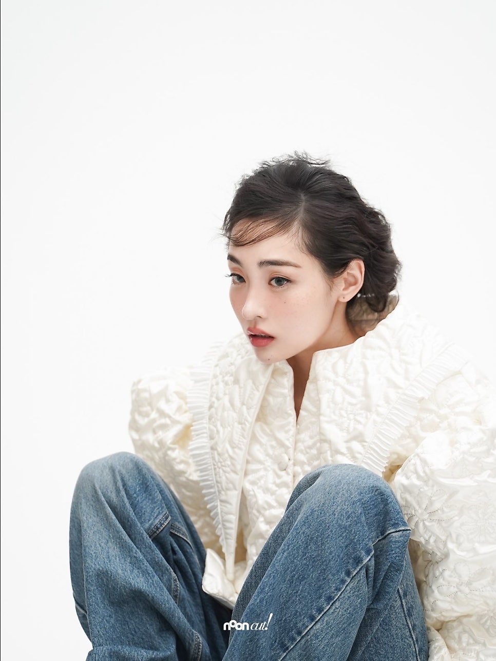 신비로운 인형처럼 분위기가 너무 예쁜 김민하의 엘르코리아 화보 비하인드컷 영상 하나로 반응 쏟아졌다 이미지 4