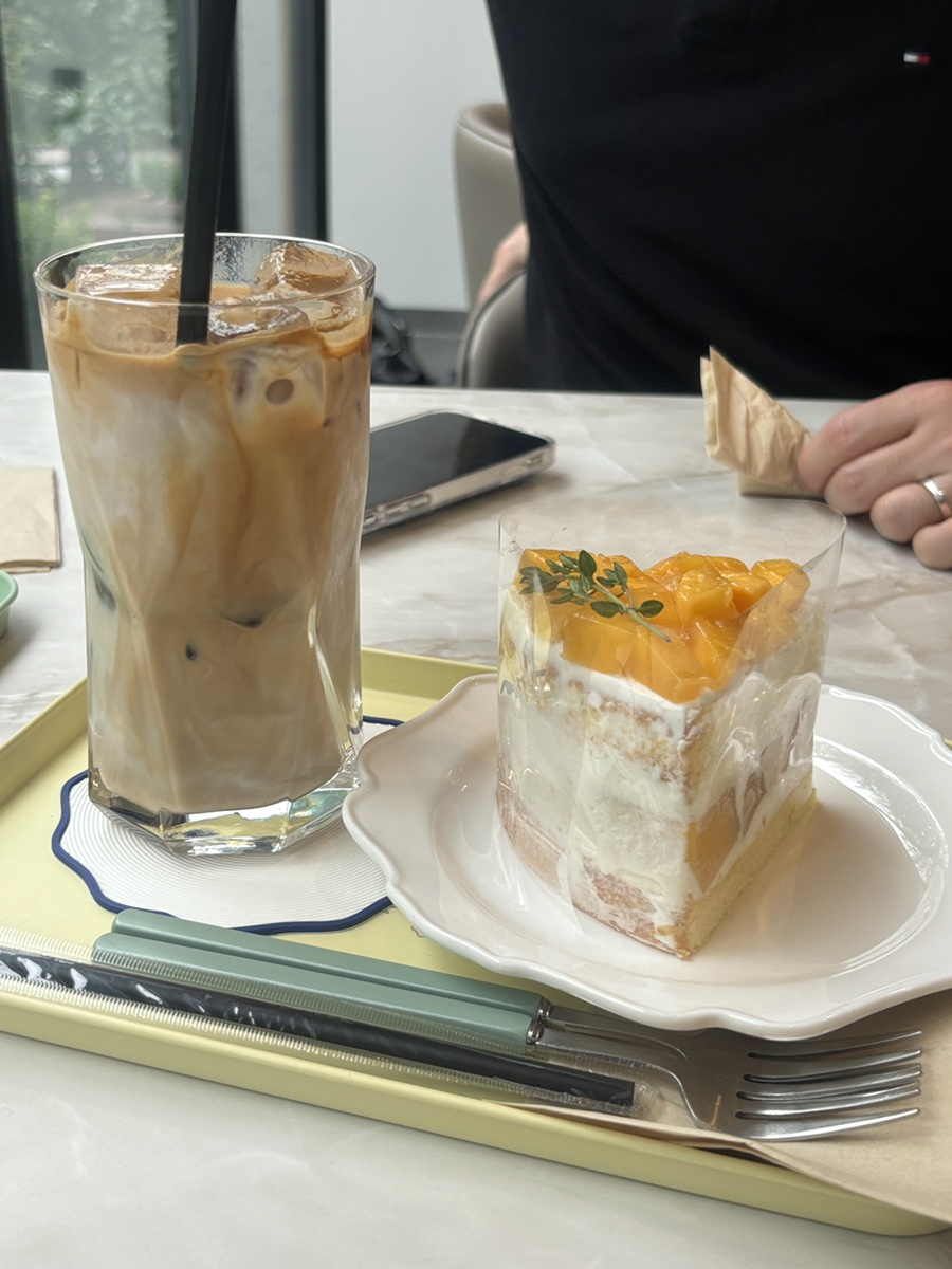 광교 애견동반 카페 세이지, 망고빙수와 디저트 후기 — 사진 11