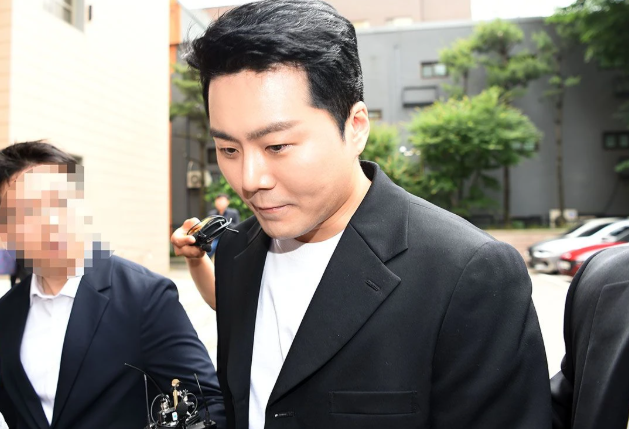 아내 옥경이는 치매로 아들 이루는 음주운전으로 예전과 완전히 달라졌다 이미지 2
