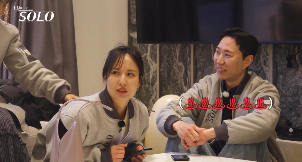 딱 6초였는데 나는솔로 32기 옥순 행동에 시청자 술렁 커뮤니티 갑론을박 폭발 다시 화제가 되는 흐름이다 이미지 6