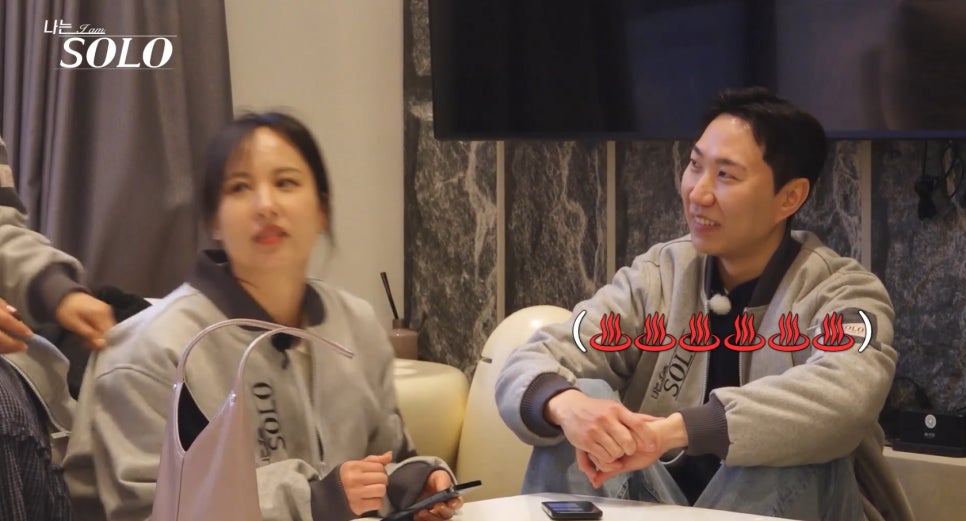 딱 6초였는데 나는솔로 32기 옥순 행동에 시청자 술렁 커뮤니티 갑론을박 폭발 다시 화제가 되는 흐름이다 이미지 3