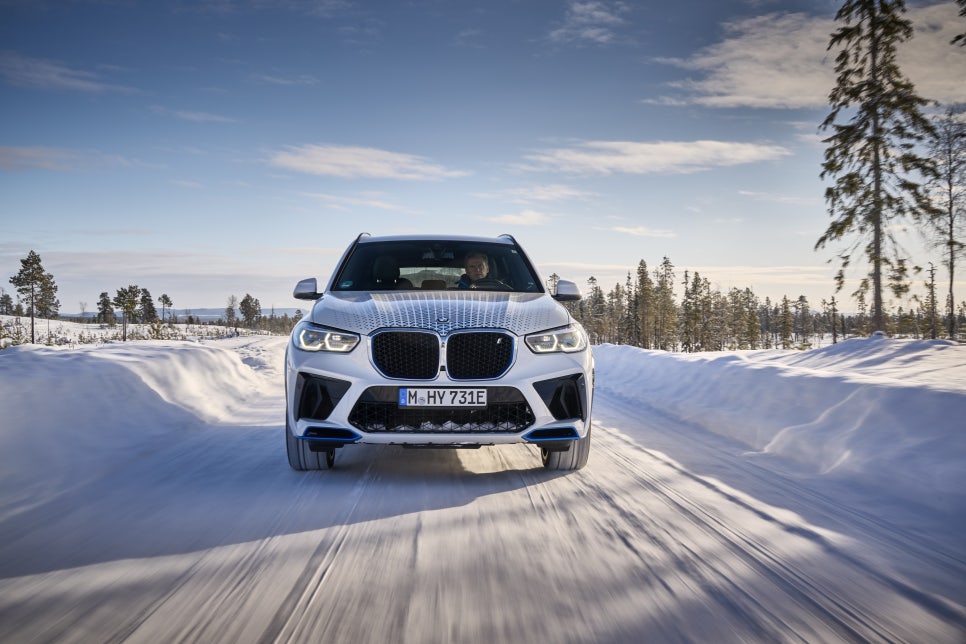 BMW iX5 수소 SUV, 전기차 시대에도 수소차를 봐야 하는 이유 이미지 4