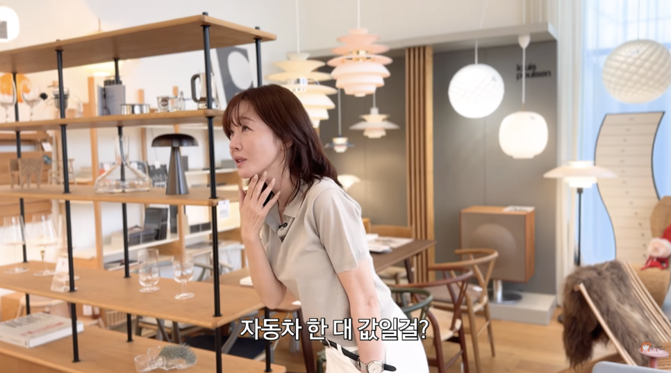 재력 집안 딸이라더니... 이사 앞두고 수억대 가구 둘러보는 이 배우 근황 하나로 분위기 바뀌었다 이미지 4