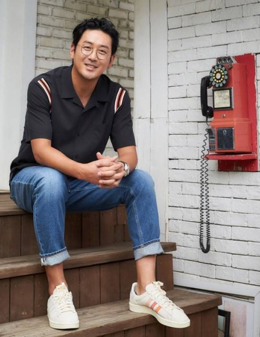 380억 부동산 부자 하정우가 스타벅스 매출에 웃고 우는 이유 근황 하나로 분위기 바뀌었다 이미지 5