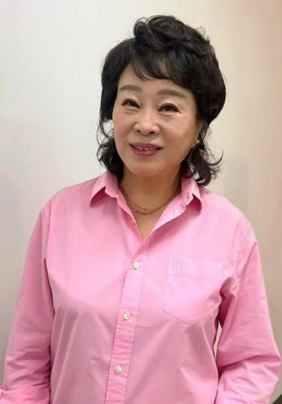 트럭 살 300만 원조차 없었다 70세 톱스타 여배우 부부가 다시 일어선 사연 두 사람 연결되며 반응 이미지 5