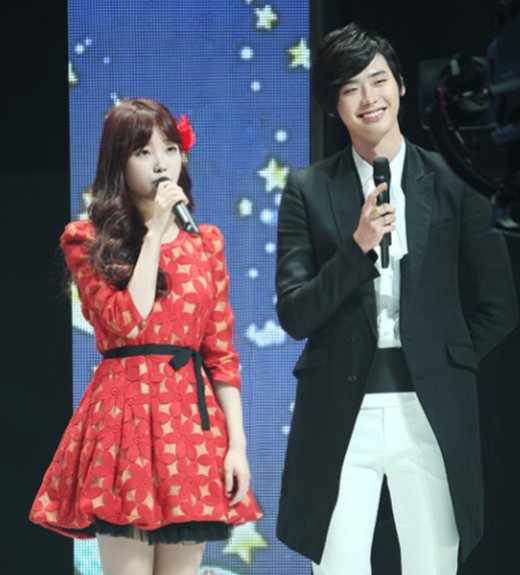 아이유 이종석 4년만 결별 요즘 다시 관심이 커진 이유 이미지 3