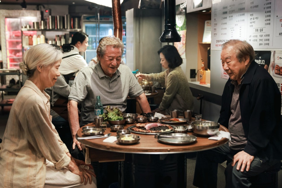 자극적인 영화만 살아남는 넷플릭스 영화 순위표에서 잔잔한 감동으로 2위 차지한 이 영화 예상보다 크게 이미지 2