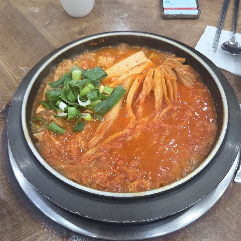유연김치찌개전문점 사진 3