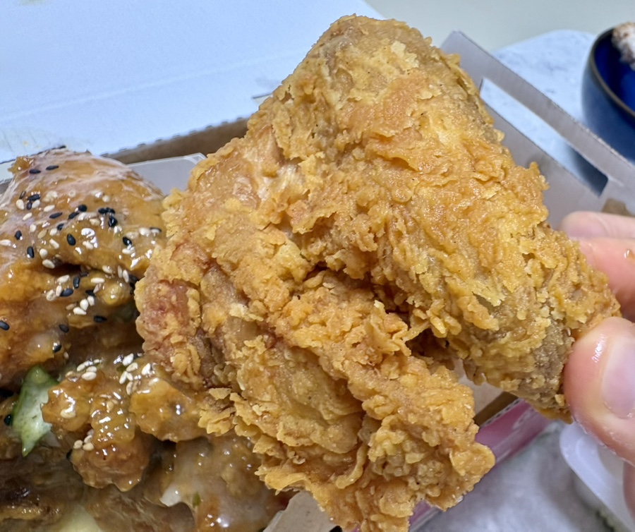 자담치킨 수원신동점 사진 8