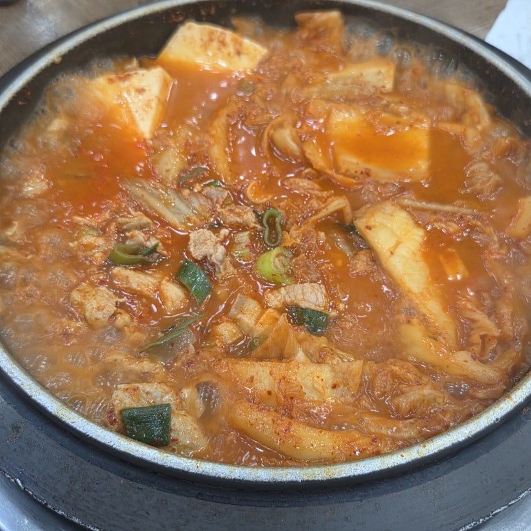 유연김치찌개전문점 사진 2