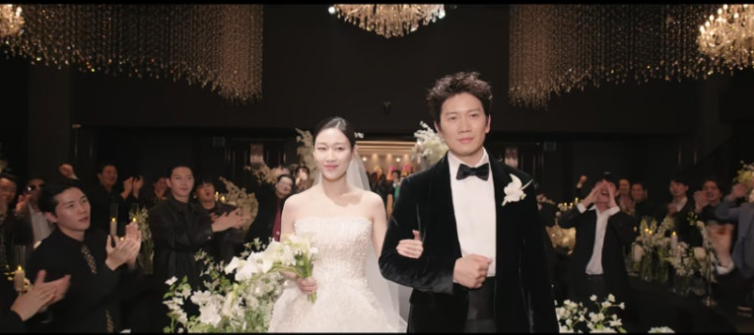 지성 아파트 첫만남에 결혼에서 뽀뽀까지 한 하윤경 이 관계가 다시 회자되는 중이다 이미지 4
