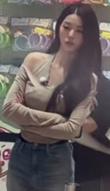 불편한 관심도 즐긴다는 럭키비키 장원영 왜 또다시 말이 나오는 걸까 이미지 4