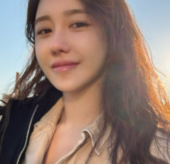 다른 사람같다고 난리난 이지아 갑자기 시선이 쏠린 이유 뭐지 이미지 3