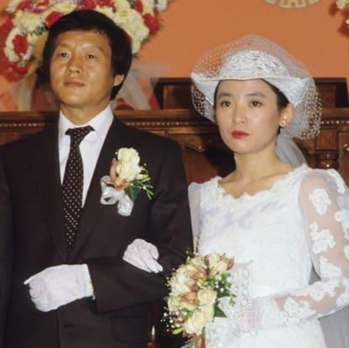 지극정성으로 간호했지만 애정 표현 한마디 없었다는 72세 톱스타 연예인의 속마음 한마디로 상황이 바뀌었다 이미지 2