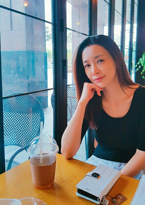 첫 명절부터 시댁에 가지 않았다 50세 톱스타 여배우가 밝힌 뜻밖의 이유 갑자기 시선이 쏠린 이유 뭐지 이미지 2